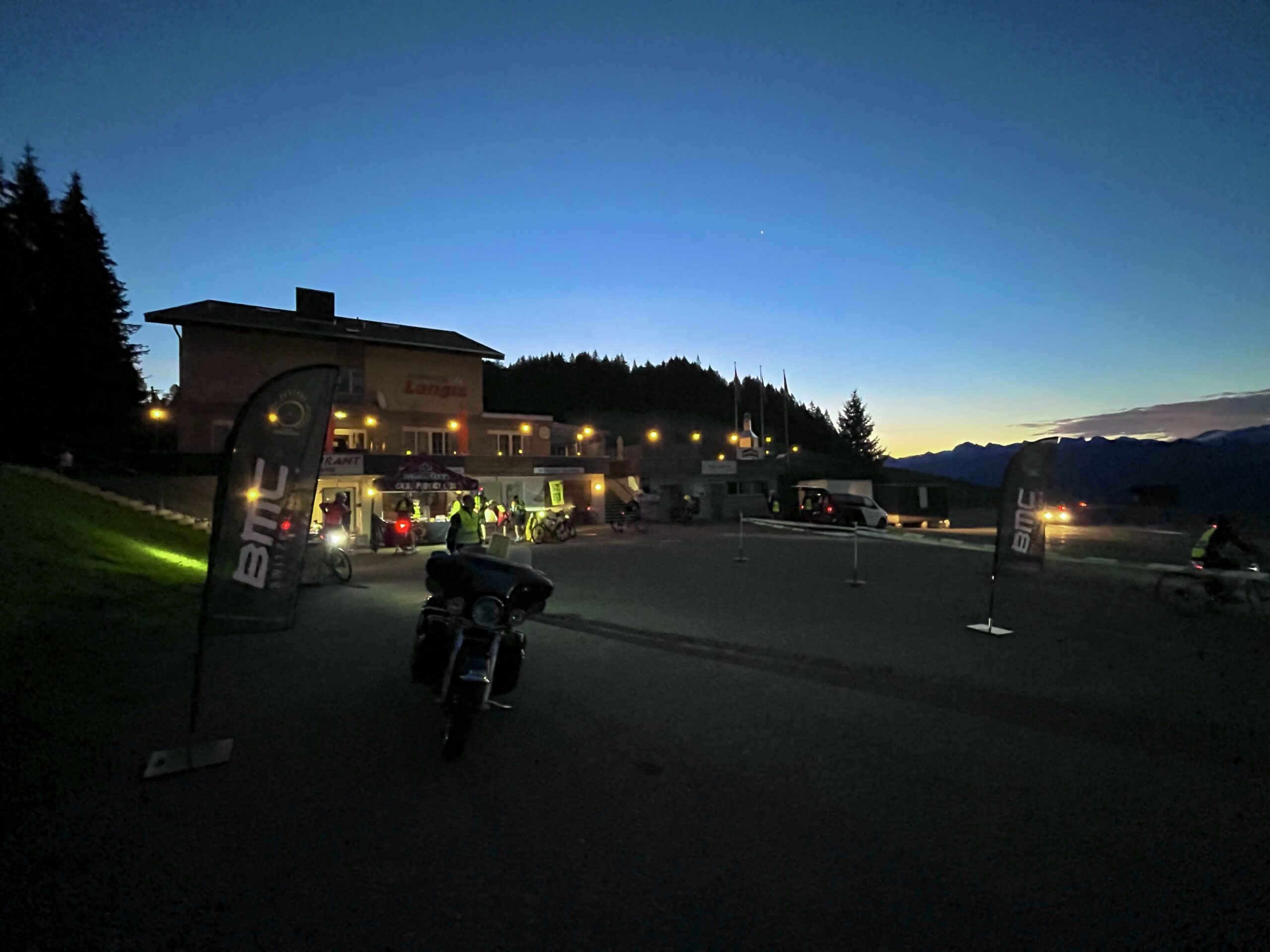 Chasing Cancellara Zürich-Zermatt